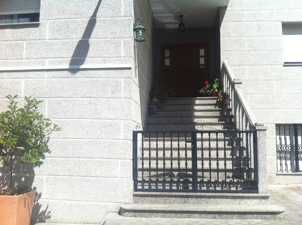 Hostal Meson Do Loyo Portomarin Bagian luar foto